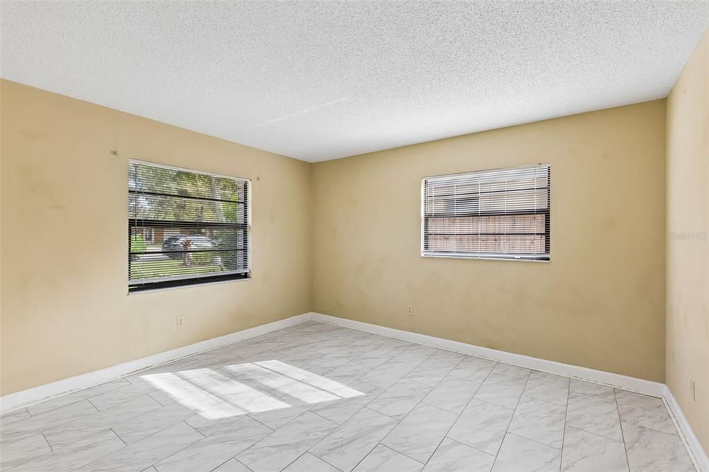 For Sale: $360,000 (3 beds, 2 baths, 1518 Square Feet)
