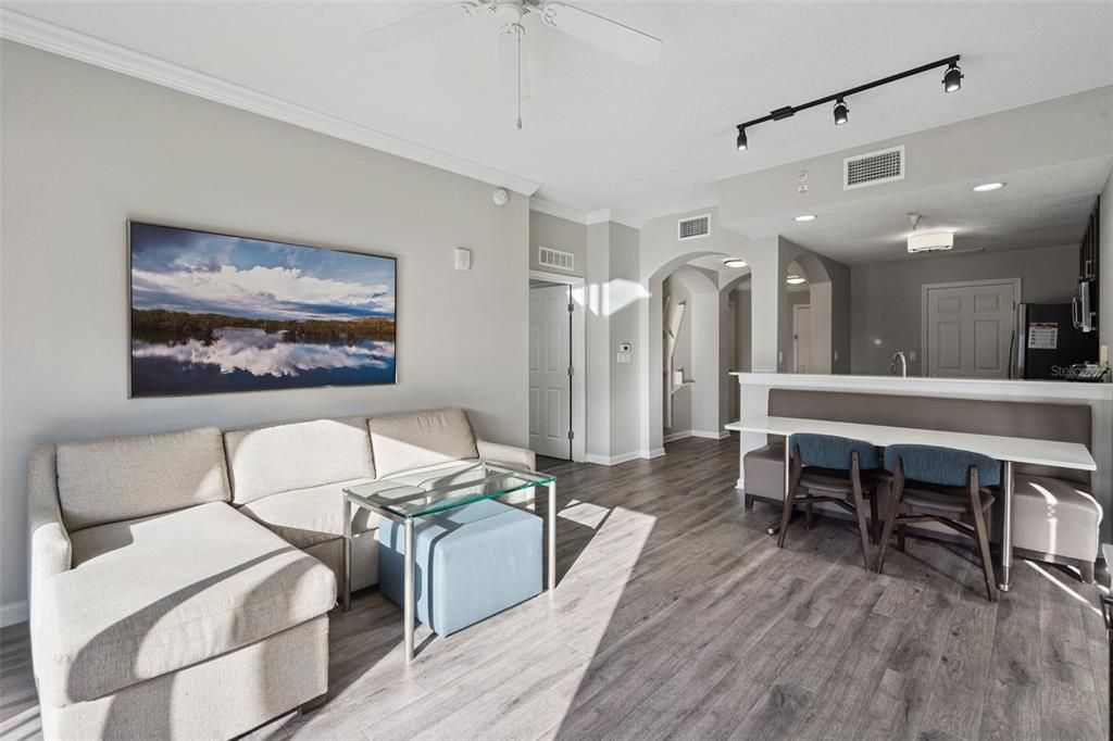 For Sale: $159,999 (2 beds, 2 baths, 1375 Square Feet)