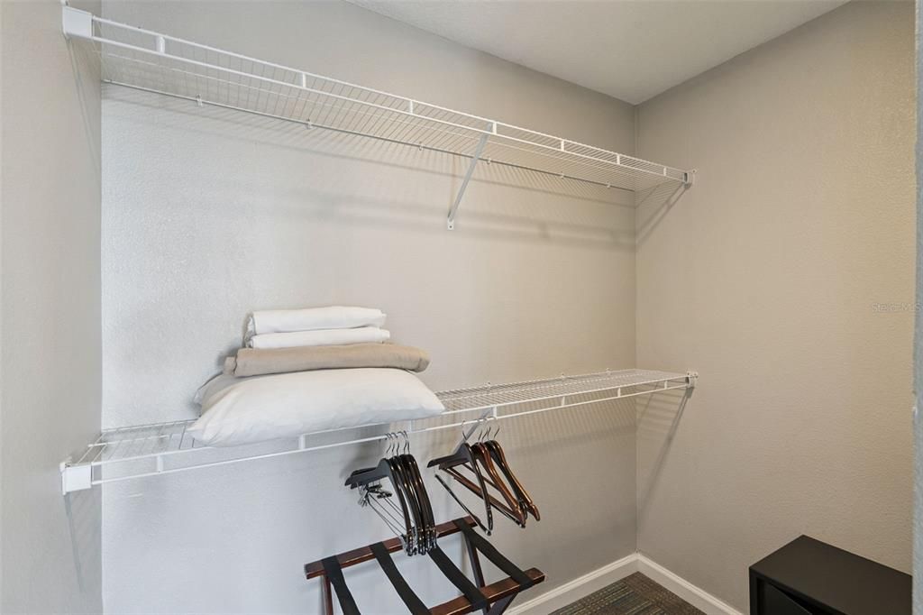 For Sale: $159,999 (2 beds, 2 baths, 1375 Square Feet)