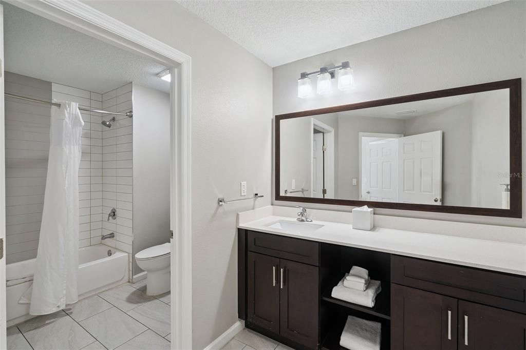 For Sale: $159,999 (2 beds, 2 baths, 1375 Square Feet)