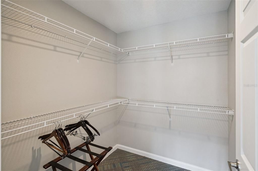 For Sale: $159,999 (2 beds, 2 baths, 1375 Square Feet)