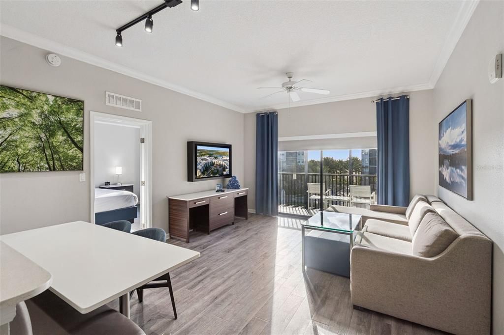For Sale: $159,999 (2 beds, 2 baths, 1375 Square Feet)