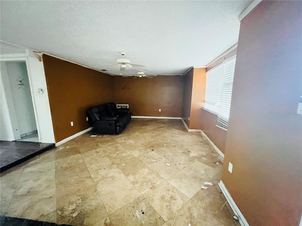 For Sale: $170,000 (2 beds, 2 baths, 1334 Square Feet)