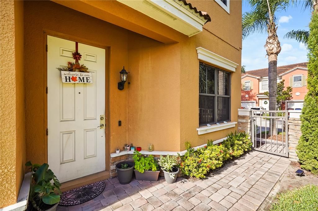 For Sale: $250,000 (3 beds, 2 baths, 1560 Square Feet)