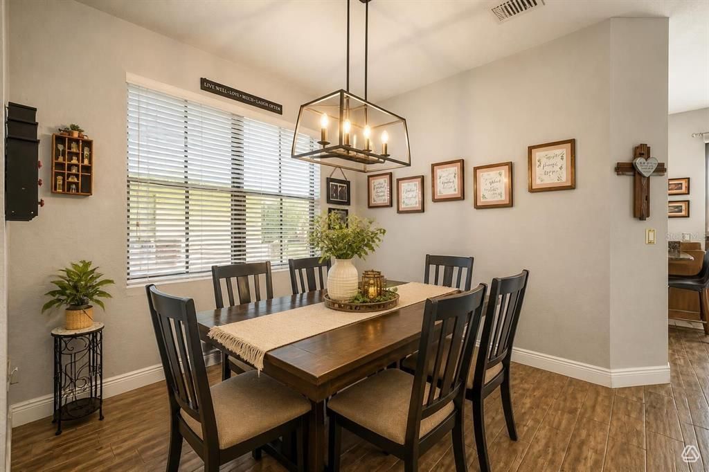 For Sale: $250,000 (3 beds, 2 baths, 1560 Square Feet)