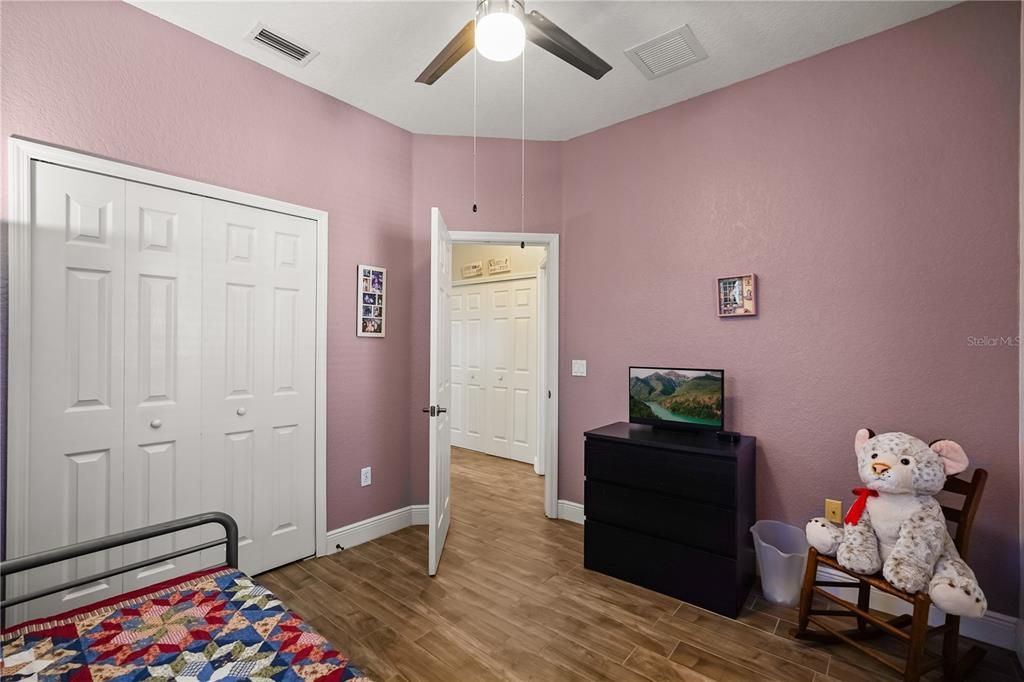 For Sale: $250,000 (3 beds, 2 baths, 1560 Square Feet)