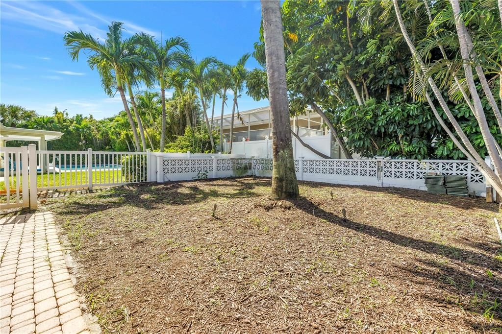 For Rent: $4,200 (3 beds, 2 baths, 1742 Square Feet)