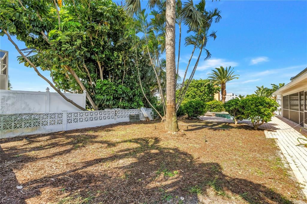 For Rent: $4,200 (3 beds, 2 baths, 1742 Square Feet)