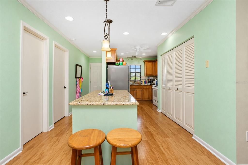 For Sale: $250,000 (2 beds, 2 baths, 1080 Square Feet)