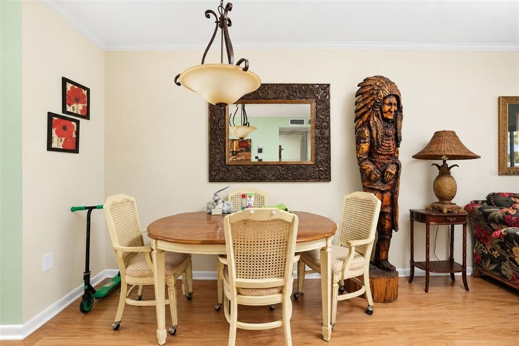 For Sale: $250,000 (2 beds, 2 baths, 1080 Square Feet)