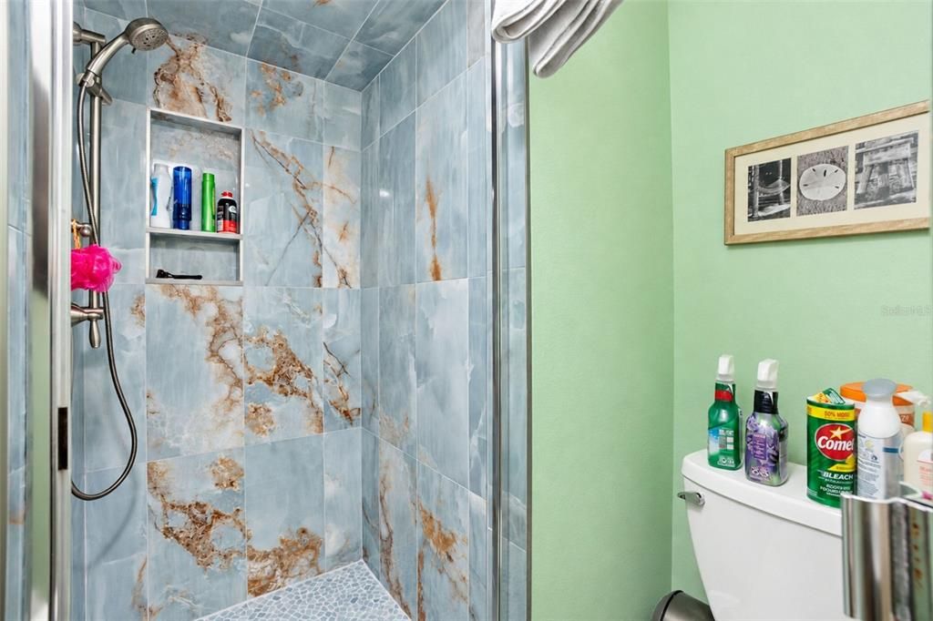 For Sale: $250,000 (2 beds, 2 baths, 1080 Square Feet)