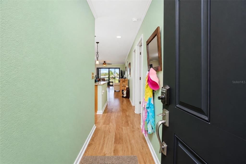 For Sale: $250,000 (2 beds, 2 baths, 1080 Square Feet)