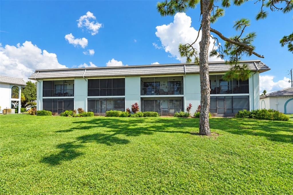 For Sale: $250,000 (2 beds, 2 baths, 1080 Square Feet)