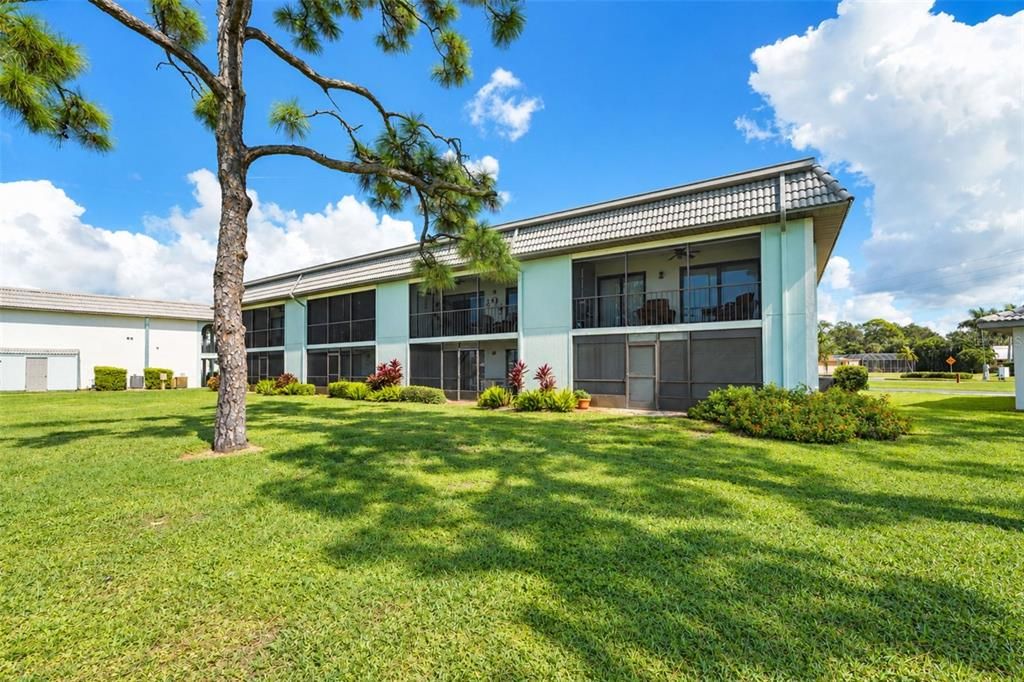 For Sale: $250,000 (2 beds, 2 baths, 1080 Square Feet)