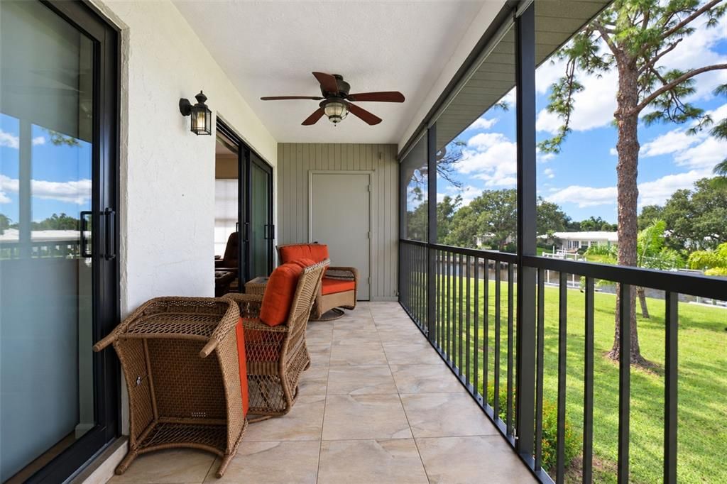 For Sale: $250,000 (2 beds, 2 baths, 1080 Square Feet)