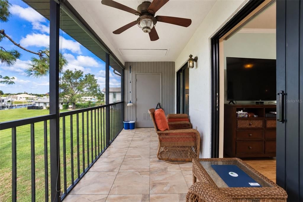 For Sale: $250,000 (2 beds, 2 baths, 1080 Square Feet)