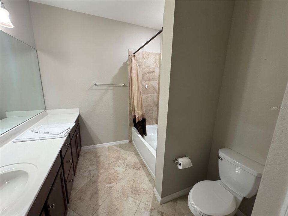 En Venta: $299,000 (3 camas, 2 baños, 1949 Pies cuadrados)