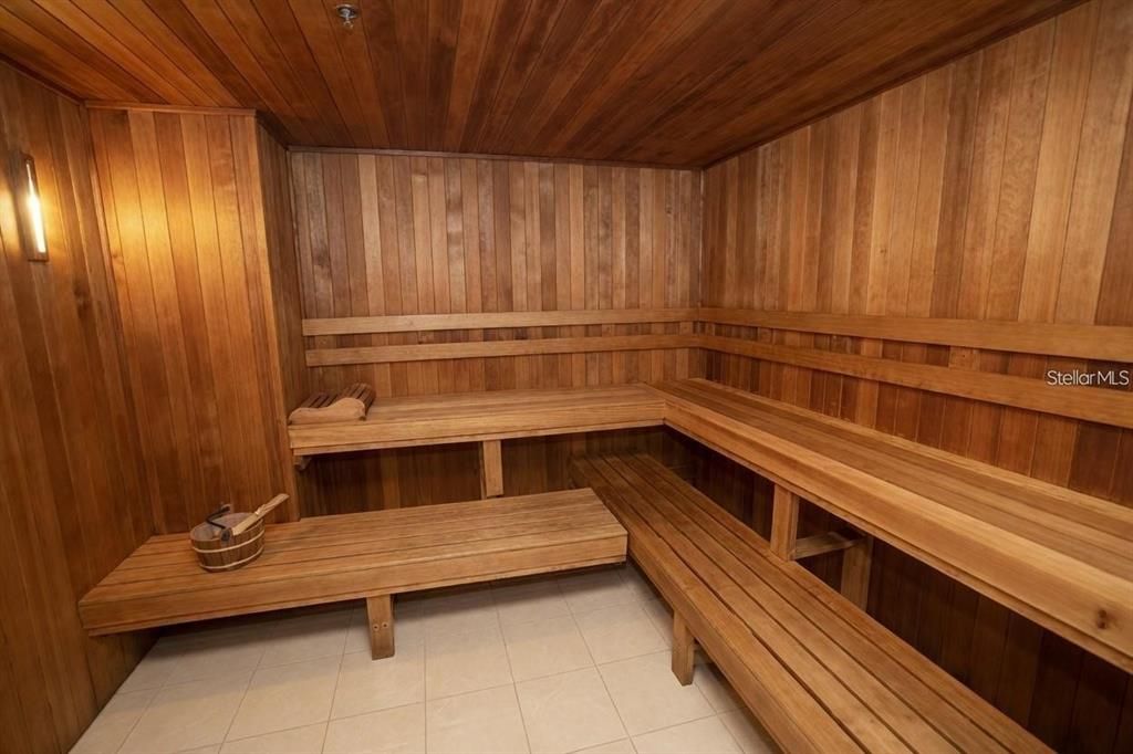 En Venta: $299,000 (3 camas, 2 baños, 1949 Pies cuadrados)