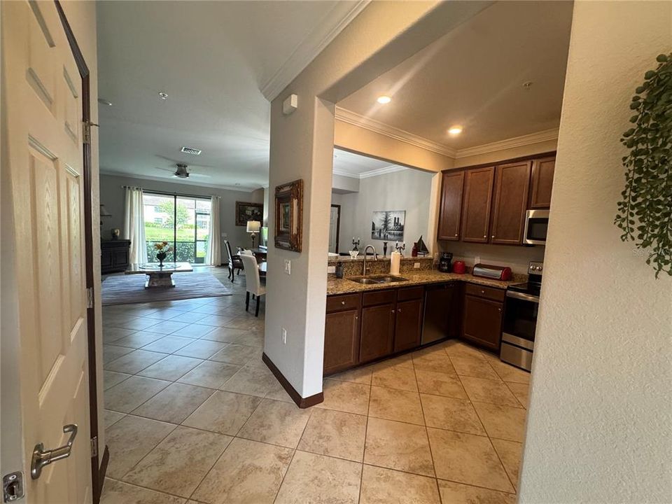 En Venta: $299,000 (3 camas, 2 baños, 1949 Pies cuadrados)