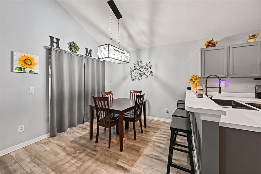 En Venta: $274,900 (3 camas, 2 baños, 1810 Pies cuadrados)