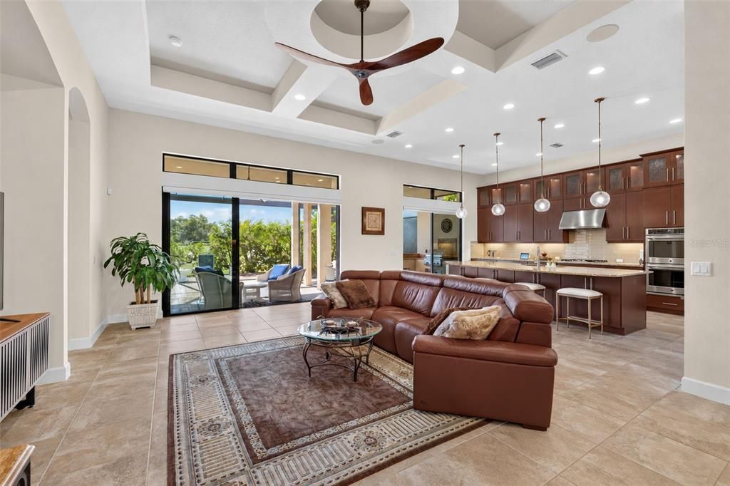 En Venta: $1,299,000 (3 camas, 3 baños, 2898 Pies cuadrados)
