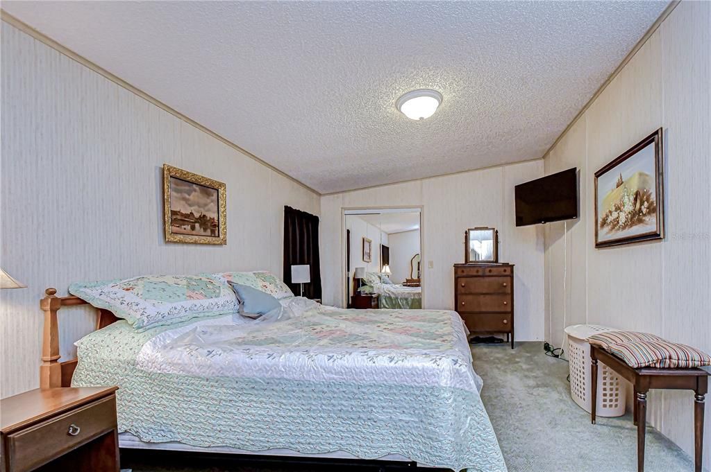 For Sale: $144,900 (2 beds, 2 baths, 1152 Square Feet)