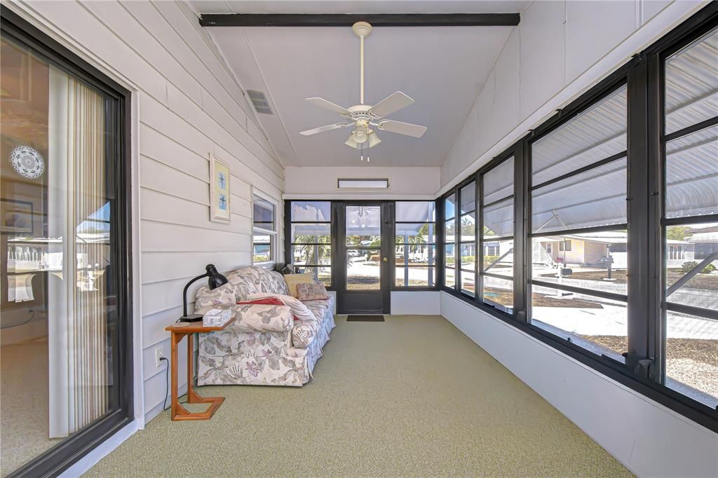 For Sale: $144,900 (2 beds, 2 baths, 1152 Square Feet)