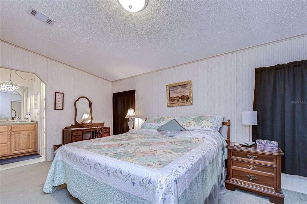 For Sale: $144,900 (2 beds, 2 baths, 1152 Square Feet)