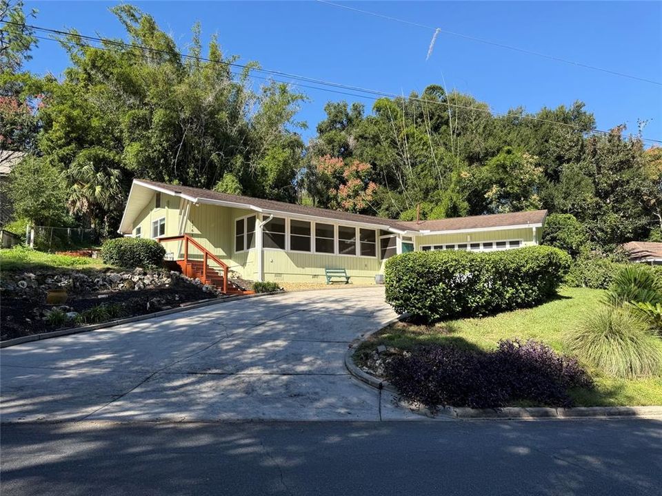For Sale: $379,000 (2 beds, 2 baths, 1336 Square Feet)