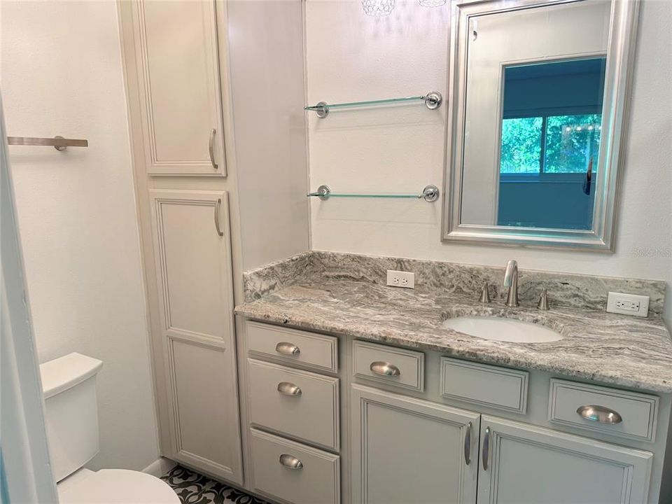For Sale: $379,000 (2 beds, 2 baths, 1336 Square Feet)