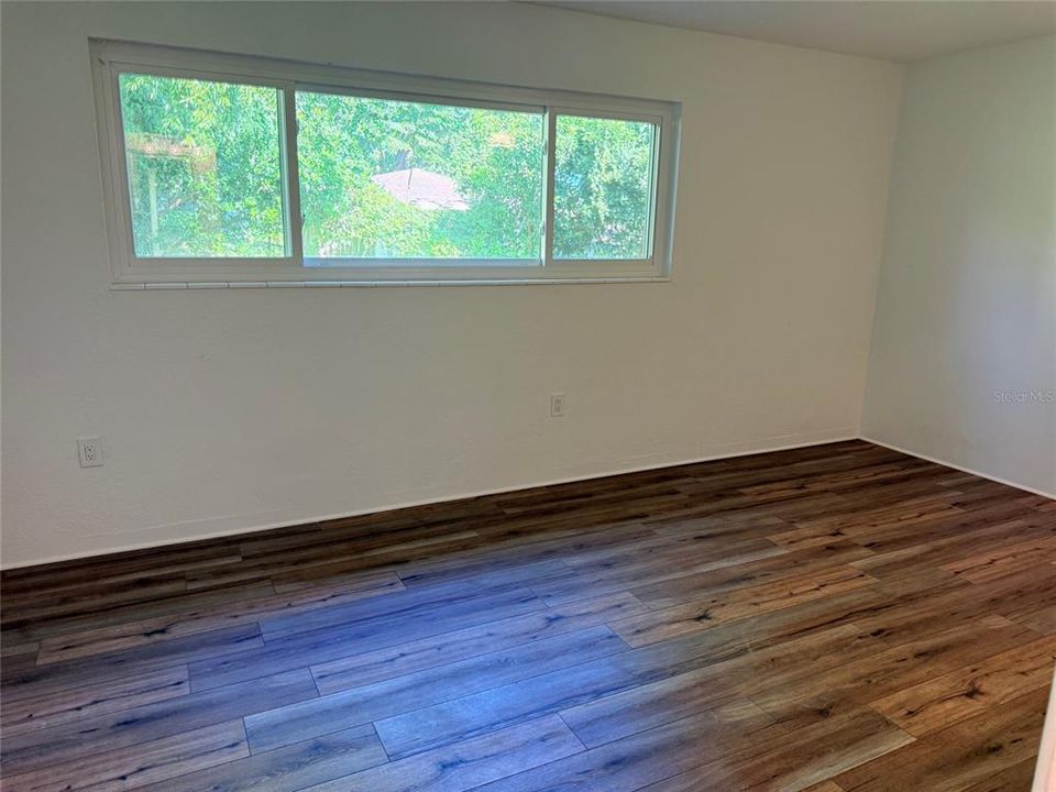 For Sale: $379,000 (2 beds, 2 baths, 1336 Square Feet)