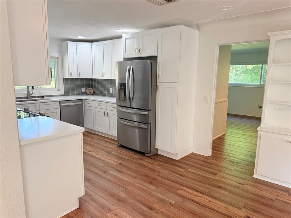 For Sale: $379,000 (2 beds, 2 baths, 1336 Square Feet)