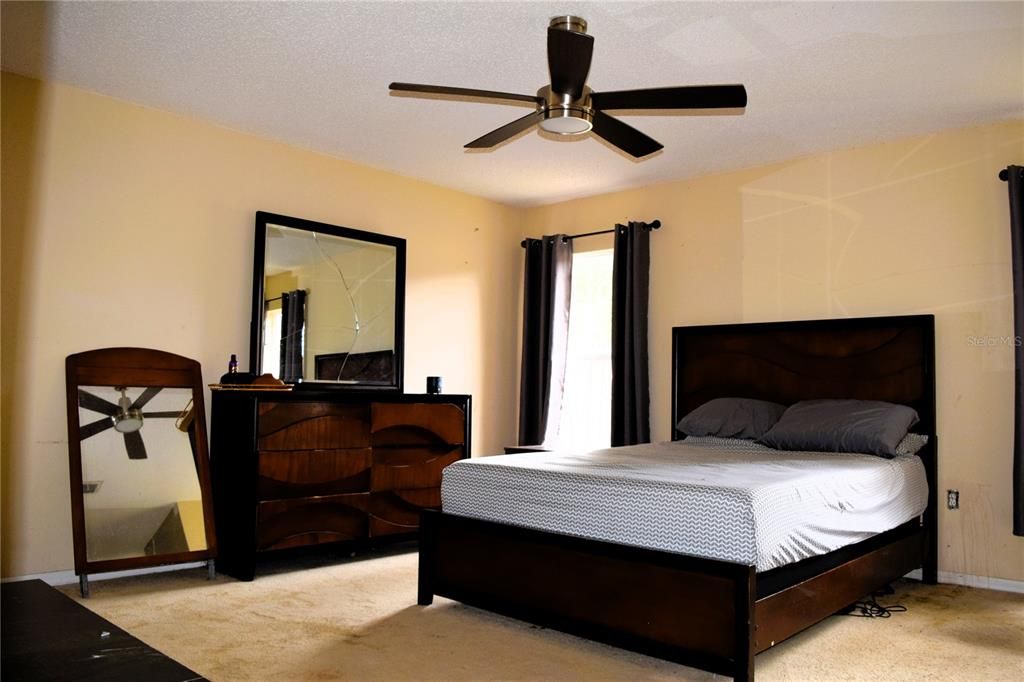 For Sale: $309,000 (4 beds, 2 baths, 2326 Square Feet)