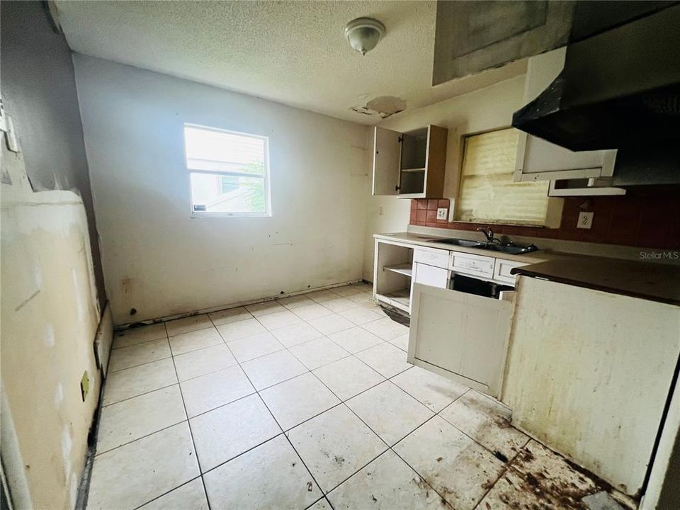 En Venta: $170,000 (2 camas, 1 baños, 890 Pies cuadrados)