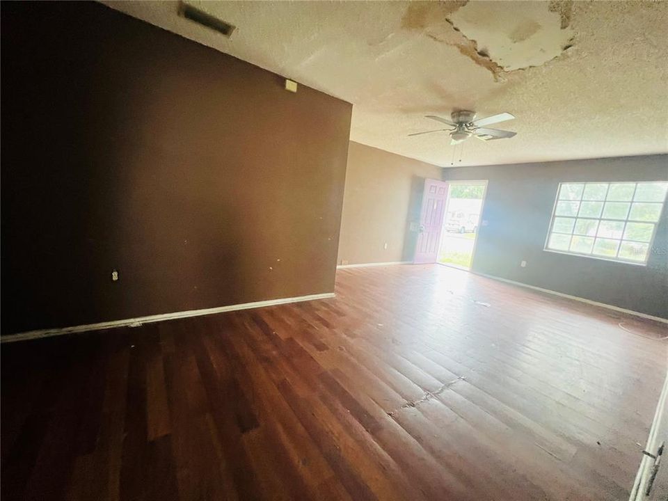 En Venta: $170,000 (2 camas, 1 baños, 890 Pies cuadrados)