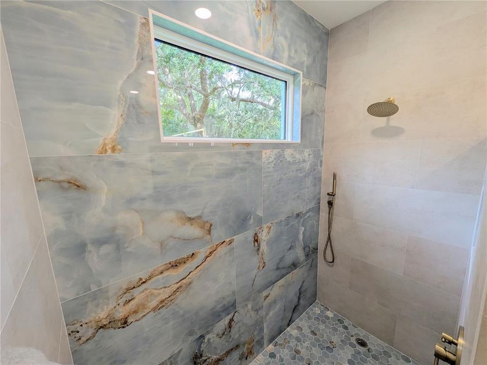 For Sale: $435,000 (3 beds, 2 baths, 1596 Square Feet)