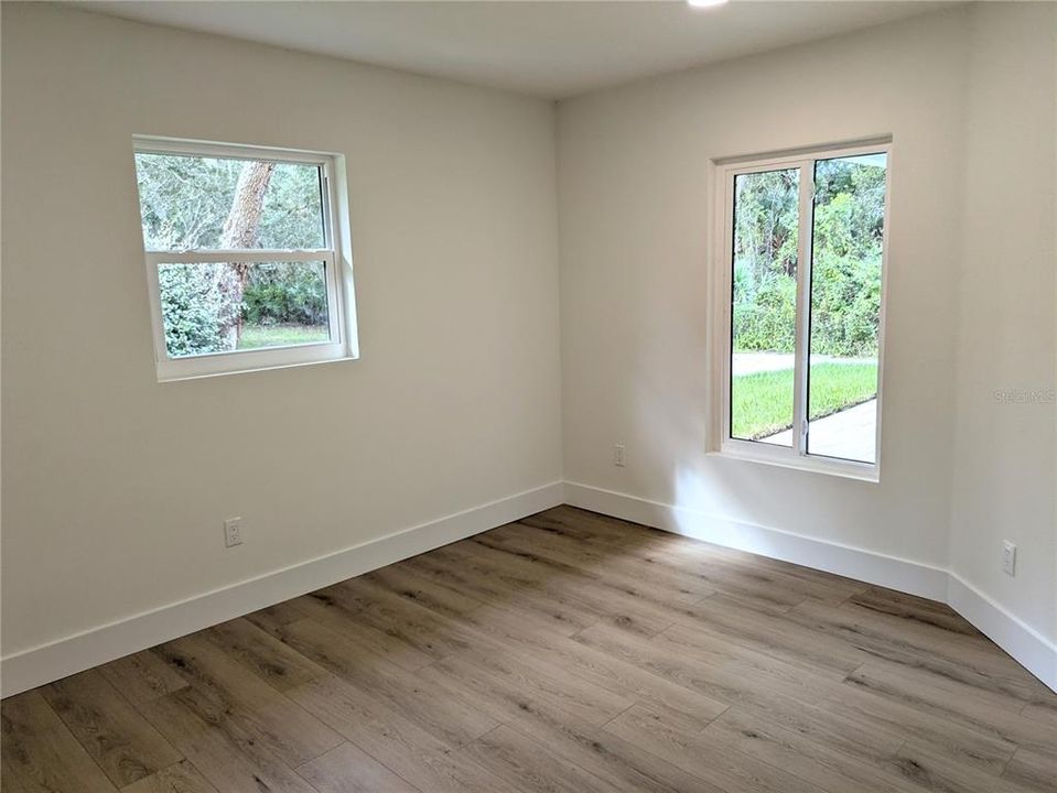 For Sale: $435,000 (3 beds, 2 baths, 1596 Square Feet)