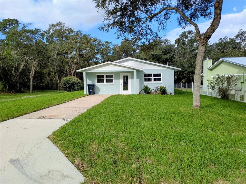 For Sale: $435,000 (3 beds, 2 baths, 1596 Square Feet)