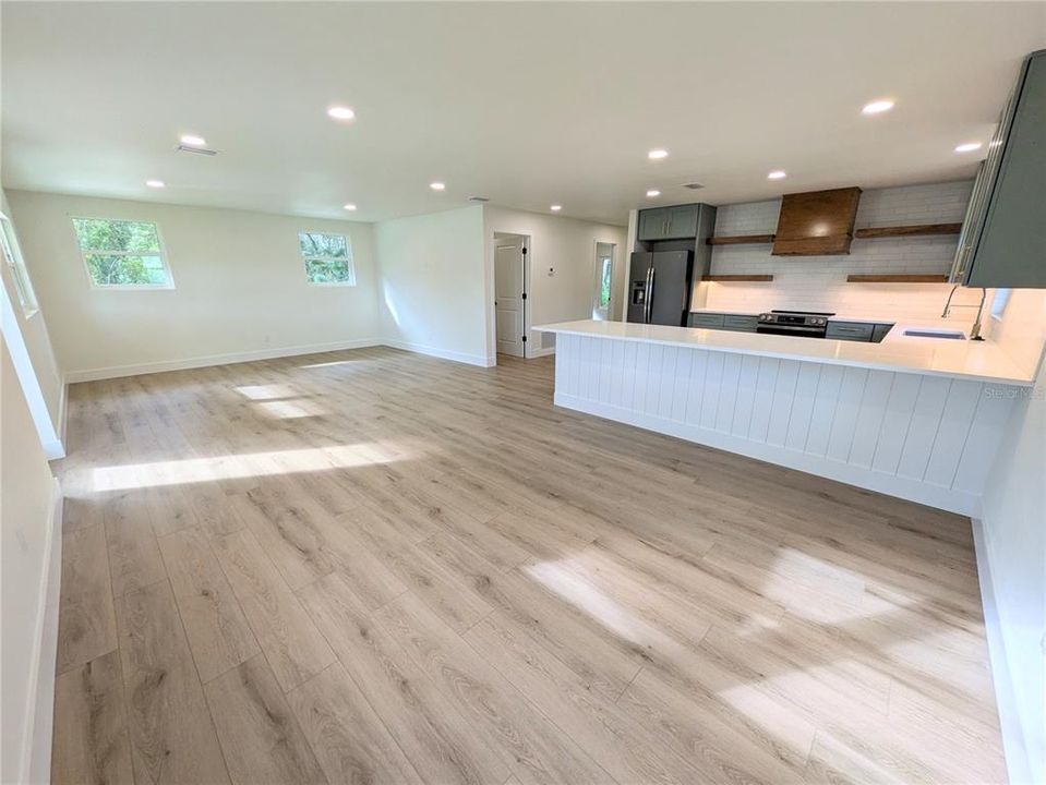For Sale: $435,000 (3 beds, 2 baths, 1596 Square Feet)