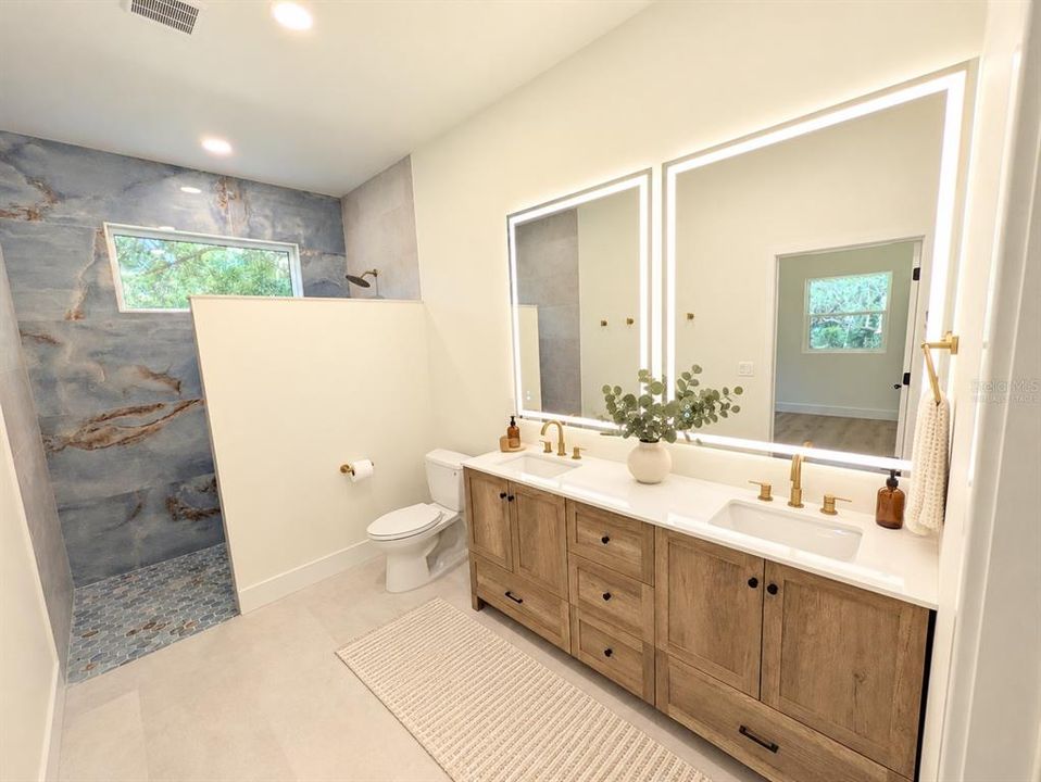 For Sale: $435,000 (3 beds, 2 baths, 1596 Square Feet)