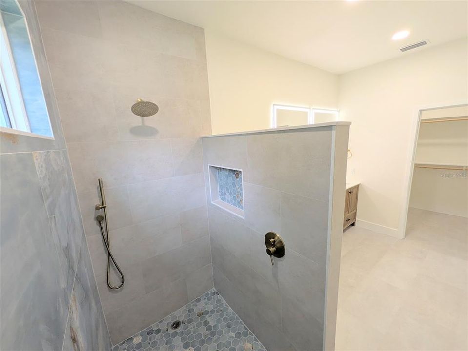 For Sale: $435,000 (3 beds, 2 baths, 1596 Square Feet)
