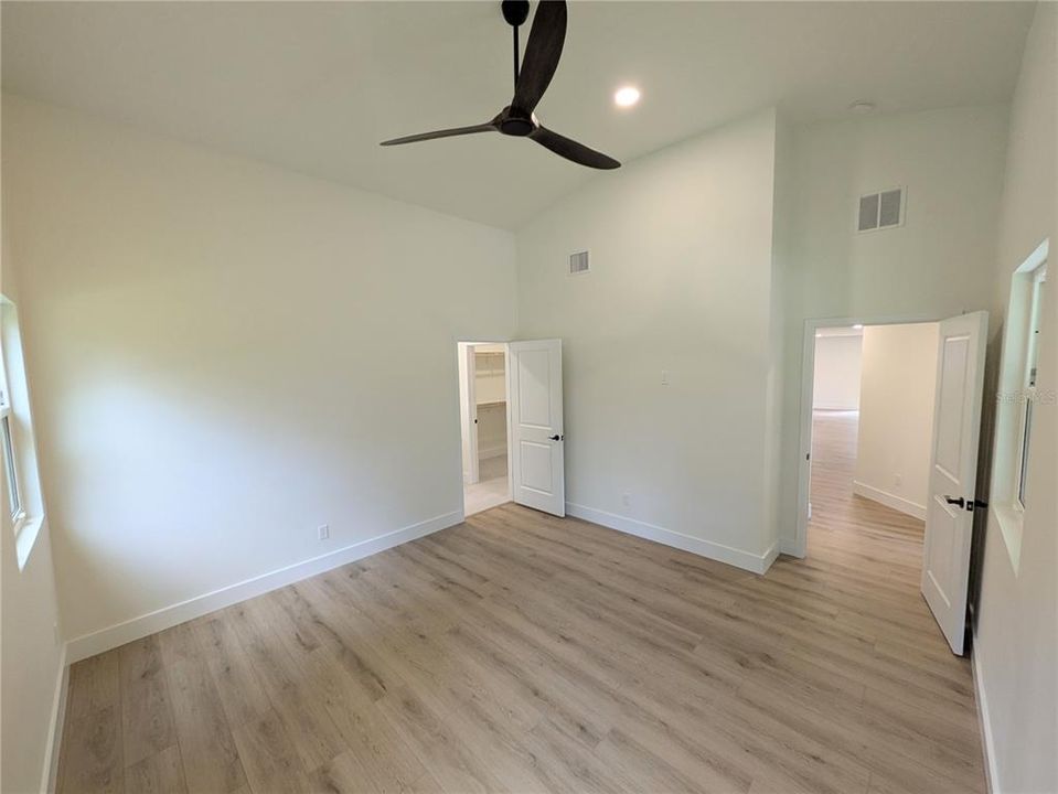 For Sale: $435,000 (3 beds, 2 baths, 1596 Square Feet)