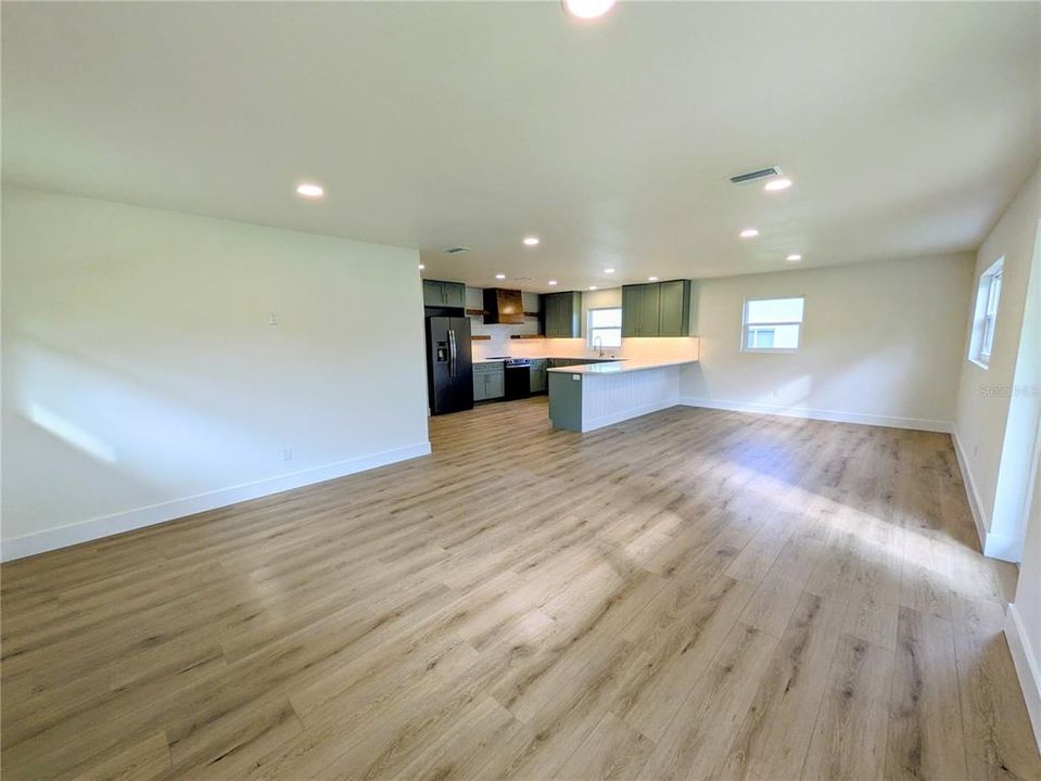For Sale: $435,000 (3 beds, 2 baths, 1596 Square Feet)