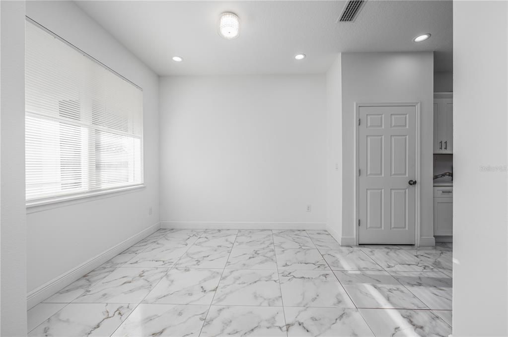 For Rent: $2,300 (3 beds, 2 baths, 1615 Square Feet)