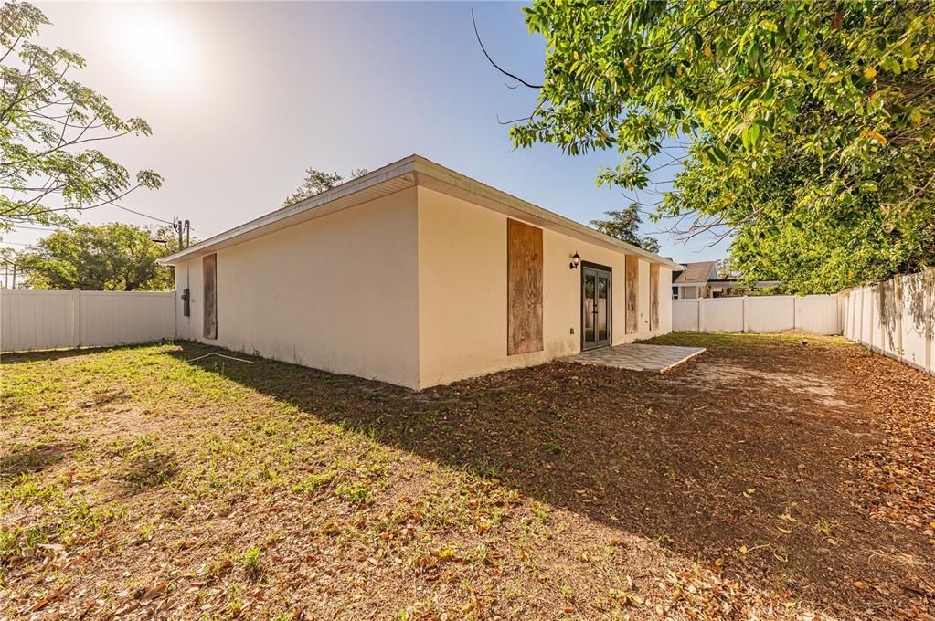 For Rent: $2,300 (3 beds, 2 baths, 1615 Square Feet)