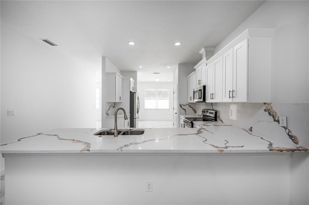 For Rent: $2,300 (3 beds, 2 baths, 1615 Square Feet)