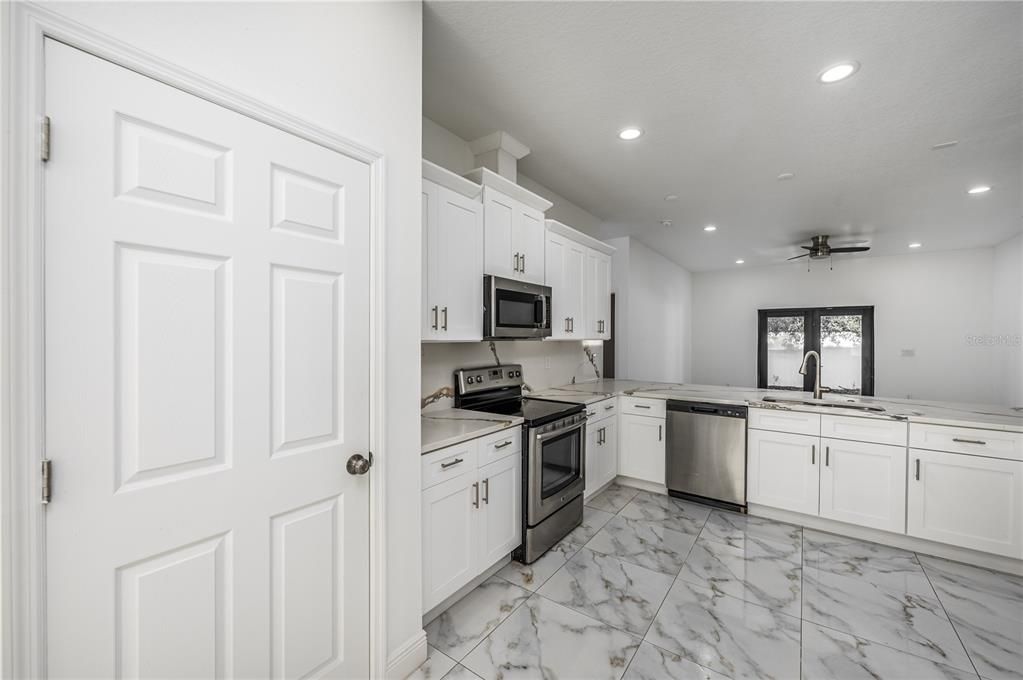 For Rent: $2,300 (3 beds, 2 baths, 1615 Square Feet)