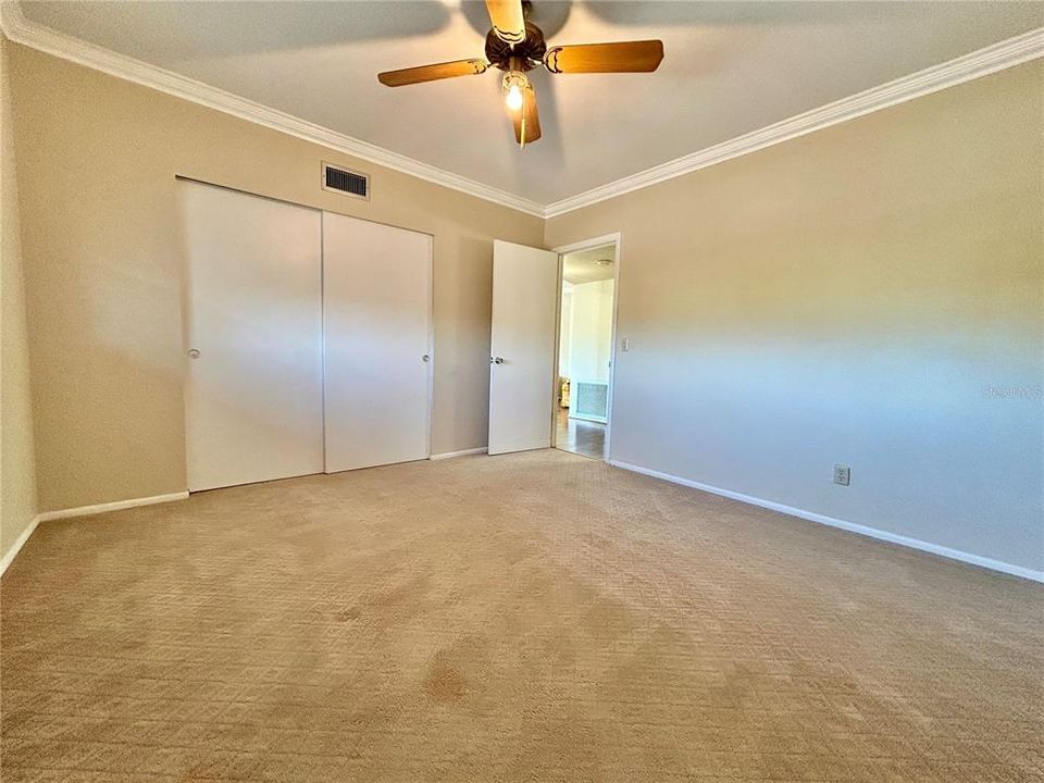 For Sale: $179,900 (2 beds, 2 baths, 1400 Square Feet)