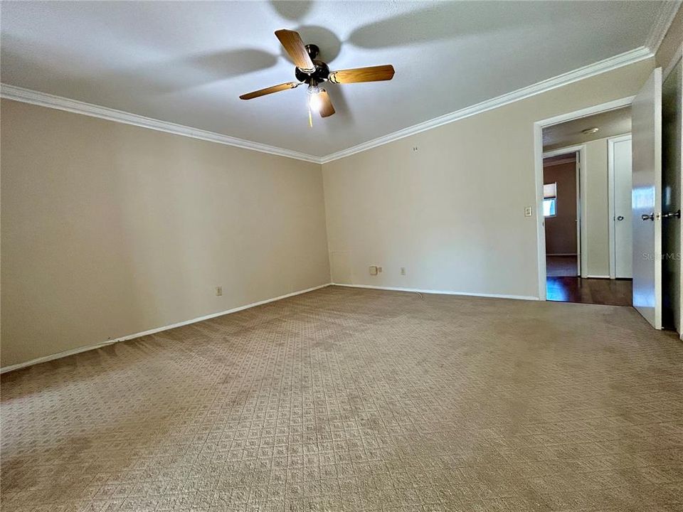 For Sale: $179,900 (2 beds, 2 baths, 1400 Square Feet)