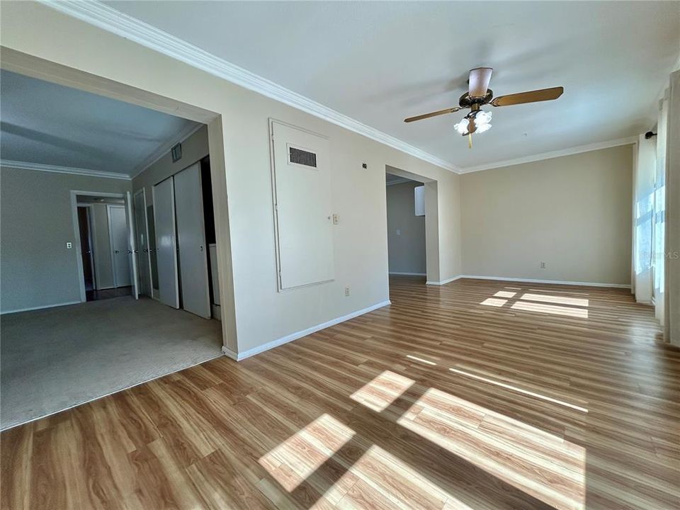 For Sale: $179,900 (2 beds, 2 baths, 1400 Square Feet)
